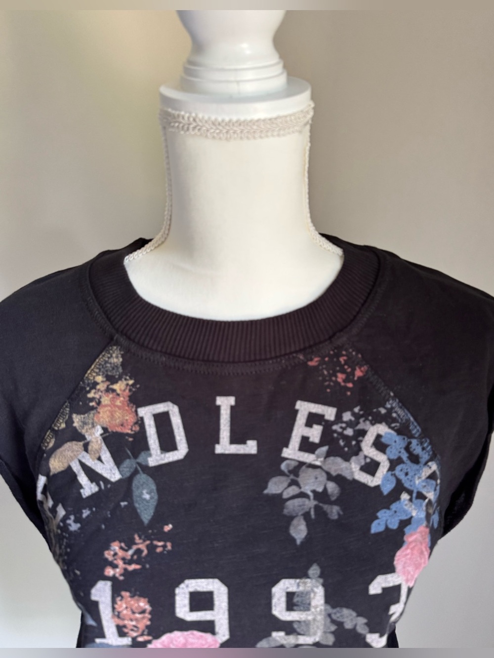 ANTHROPOLOGIE PILCRO Black Pullover Muscle Sweatshirt Top Sz XS "Endless Heart" - Picture 5 of 12